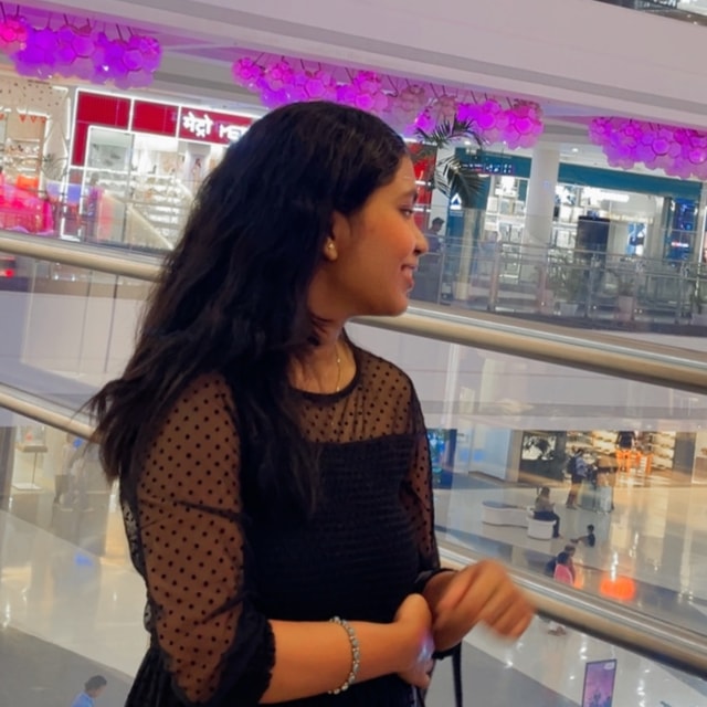 Dr Swarnima