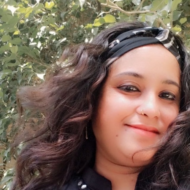 Dr Kaneez