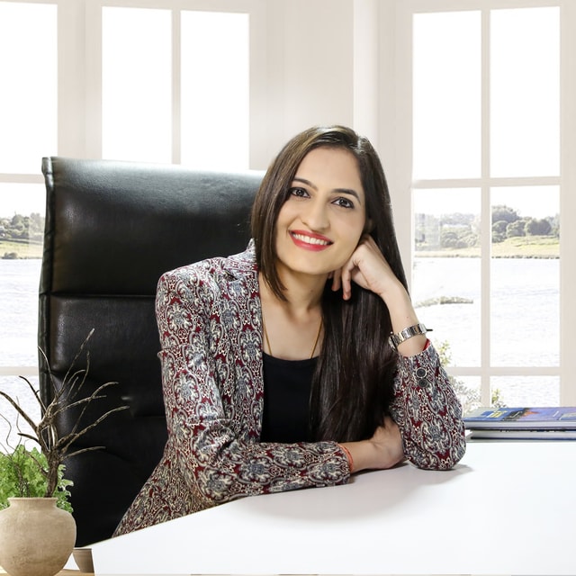 Dr Pooja