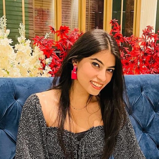 Dr. Nitika
