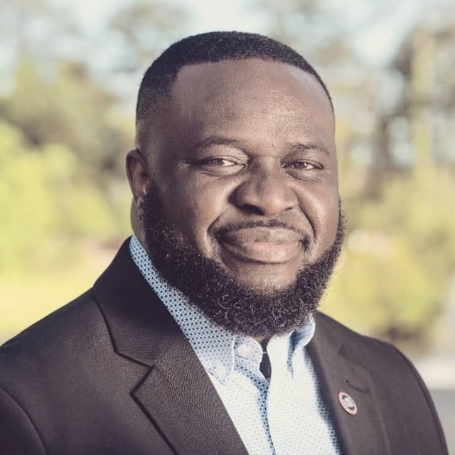Dr Kolawole