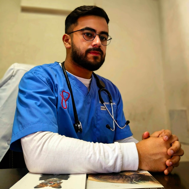 Dr Vaybhav