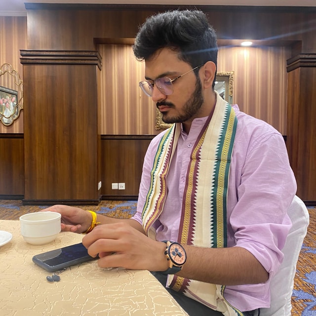 Dr Manish