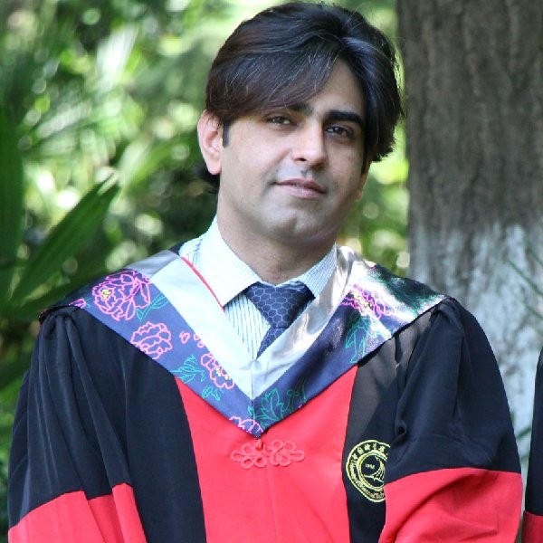 Dr. Akif